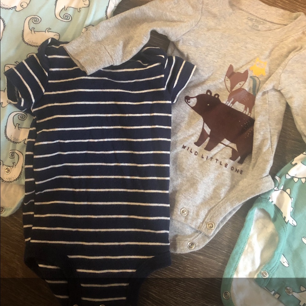 Carter’s onesie size 3month boys